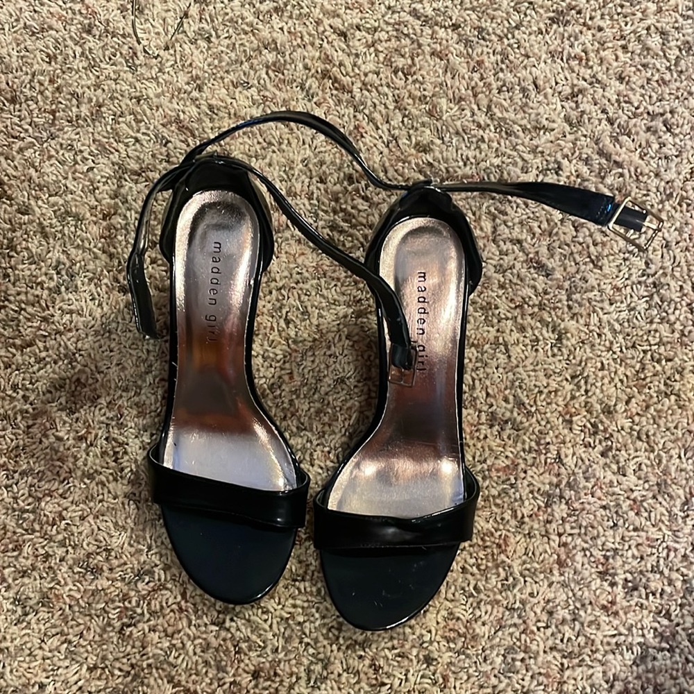 Madden girl black patent dressy heel sandals size 8.5